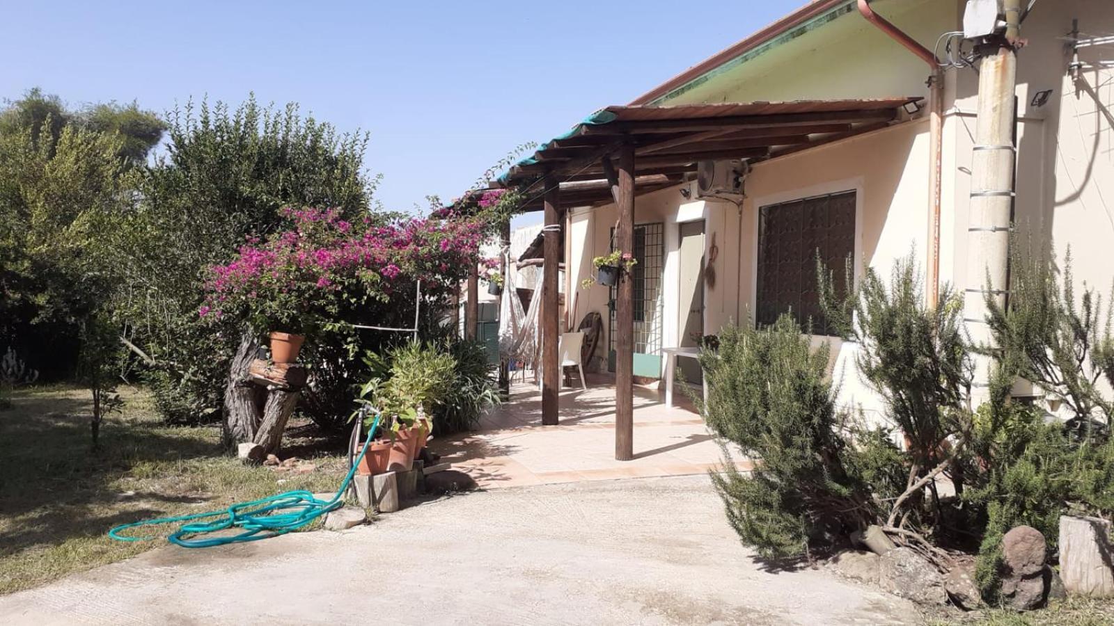 Isuedda Villa Marrùbiu Exterior foto